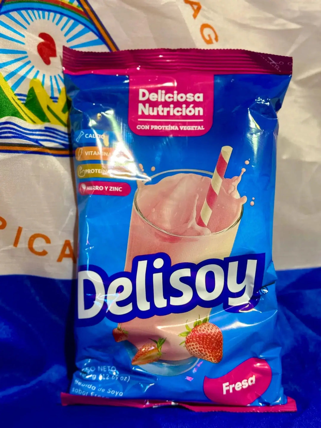 Delisoy strawberry pack featuring authentic Nicaraguan ingredients, a beloved traditional Central American product.
