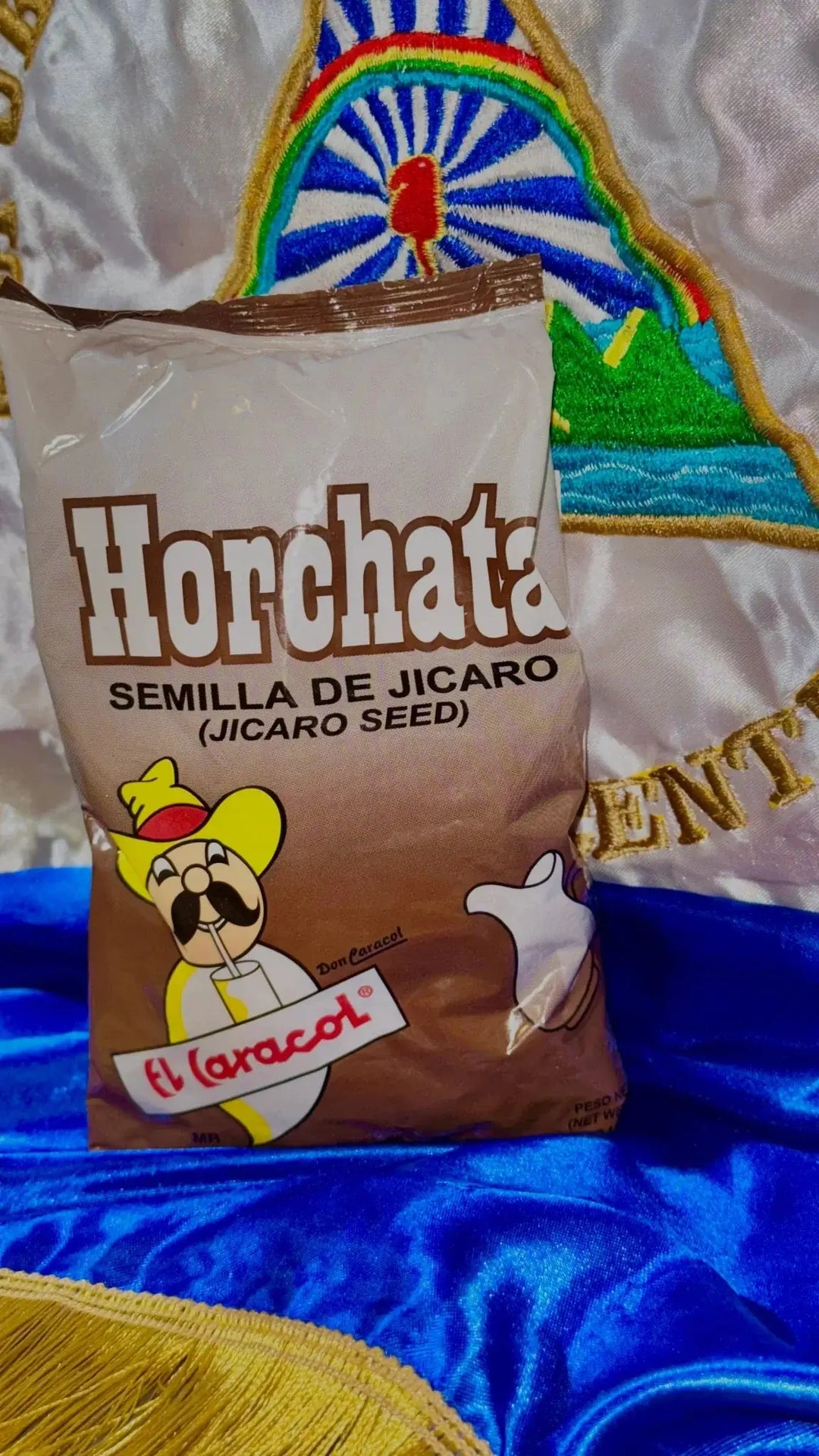 Authentic Nicaraguan horchata pack featuring jícara seeds from El Caracol, perfect for traditional Central American cuisine.